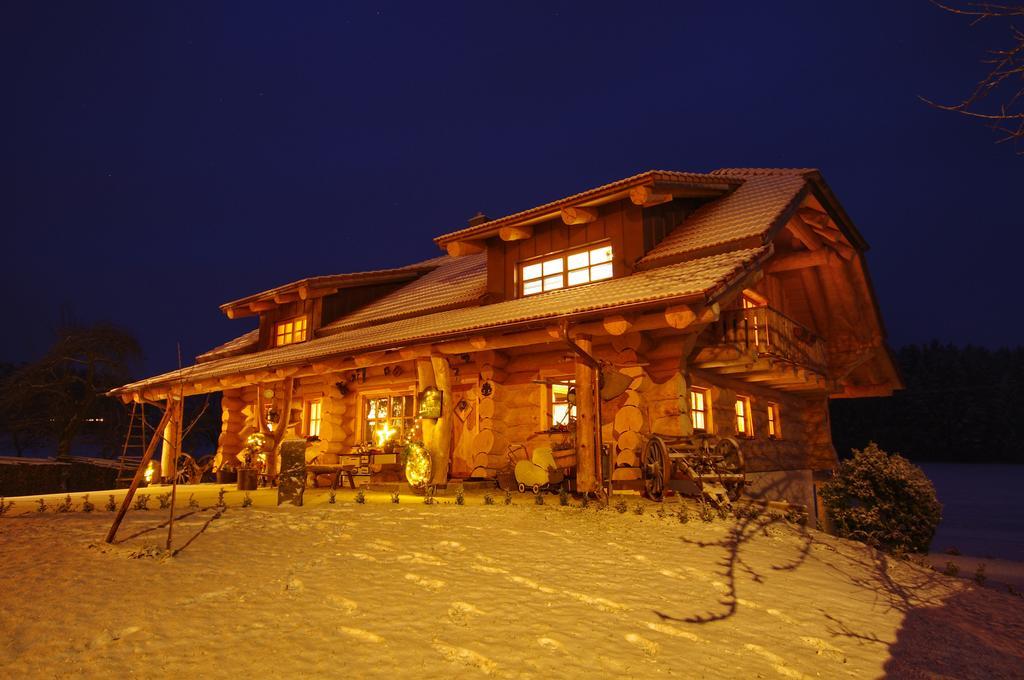 Holzhaus Lugerhof Apartamento Roding Exterior foto